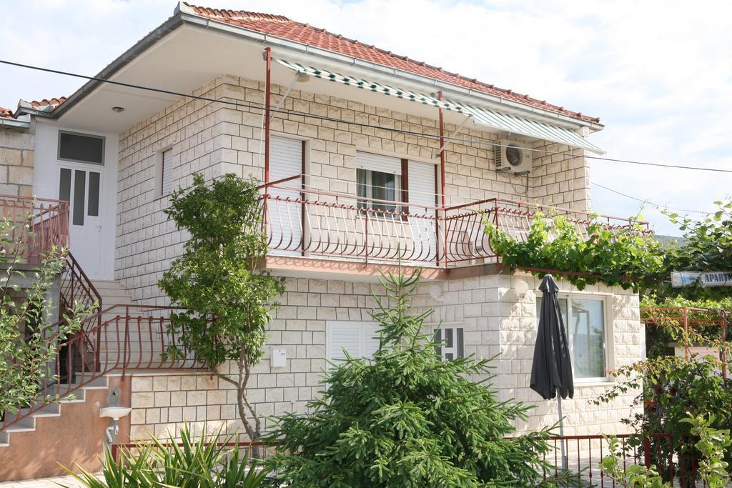 Apartment Nives トロギール エクステリア 写真