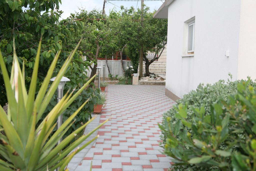 Apartment Nives トロギール エクステリア 写真