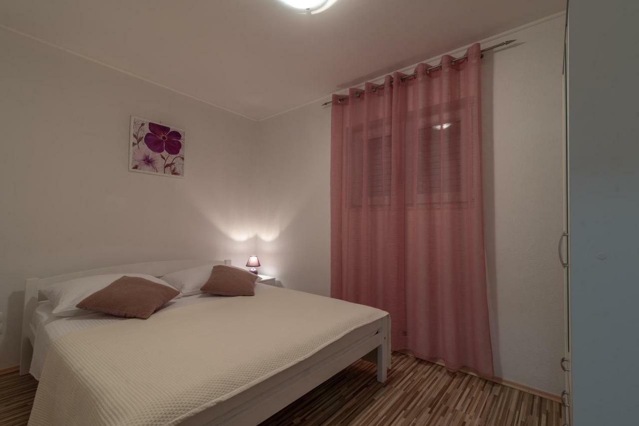 Apartment Nives トロギール エクステリア 写真