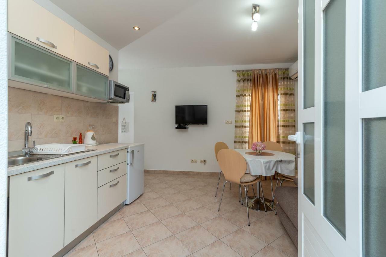 Apartment Nives トロギール エクステリア 写真