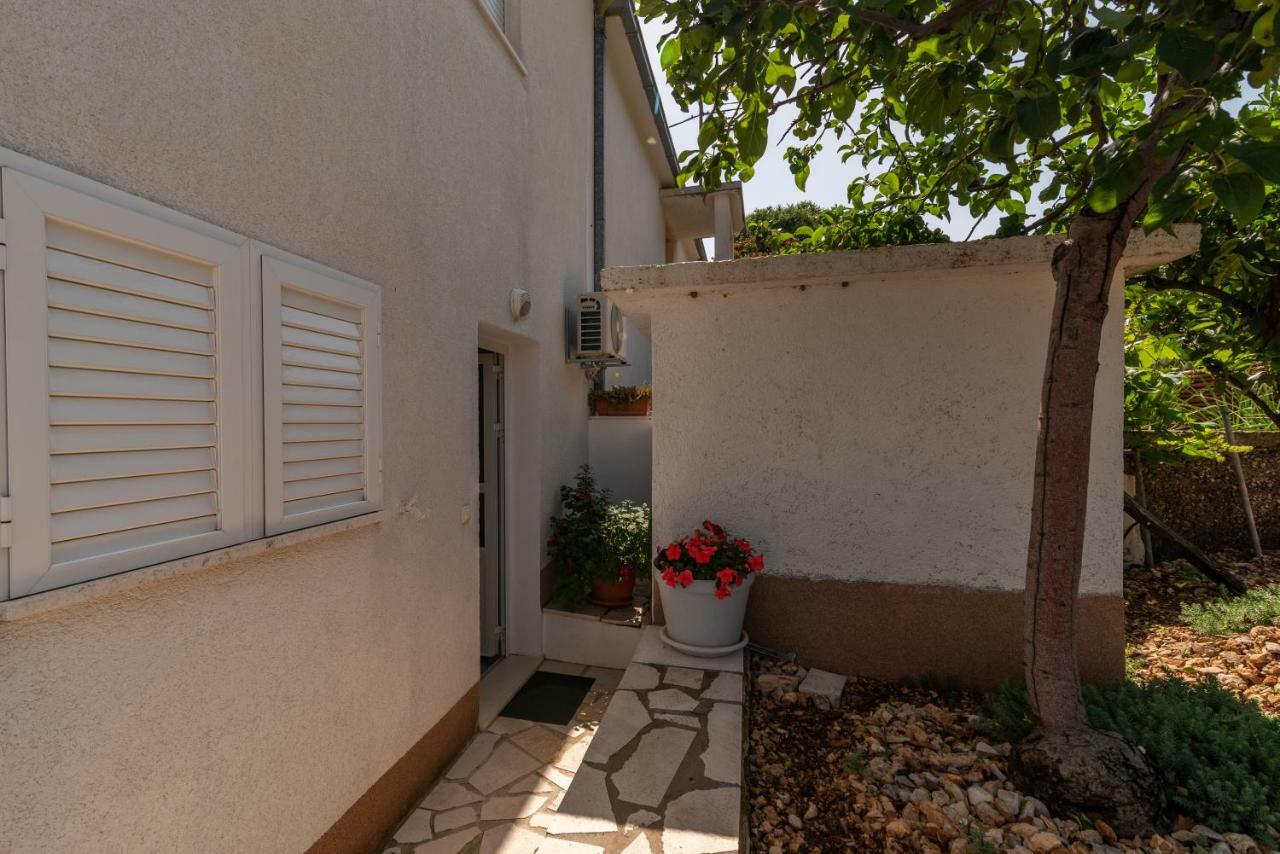 Apartment Nives トロギール エクステリア 写真