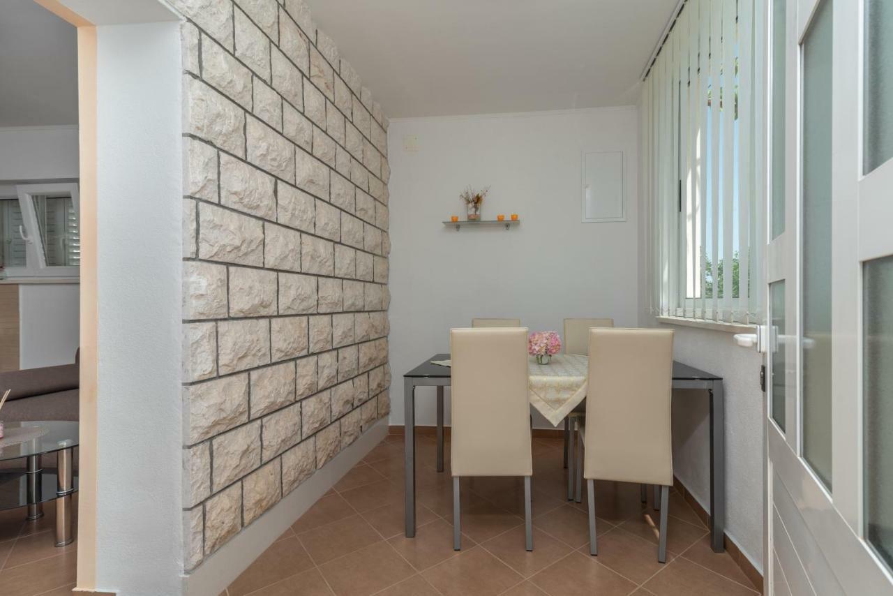 Apartment Nives トロギール エクステリア 写真